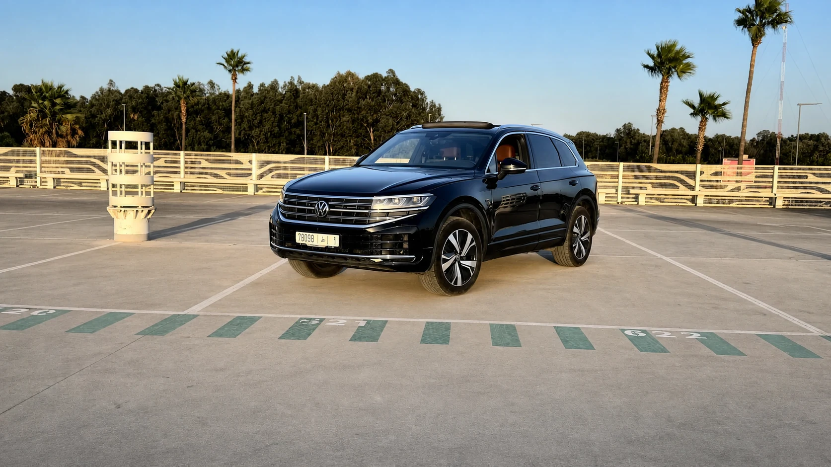 Volkswagen Touareg R-Line Haboub Car Rental